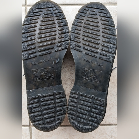 Dr. Martens - Black Velvet Floral Hugh Oxfords (Women's Size 8) - Picture 2 of 5